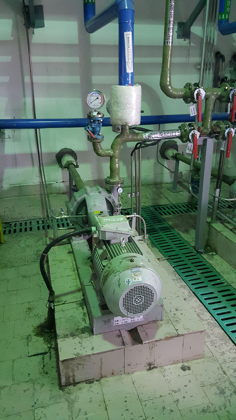 硫銨排出泵一角